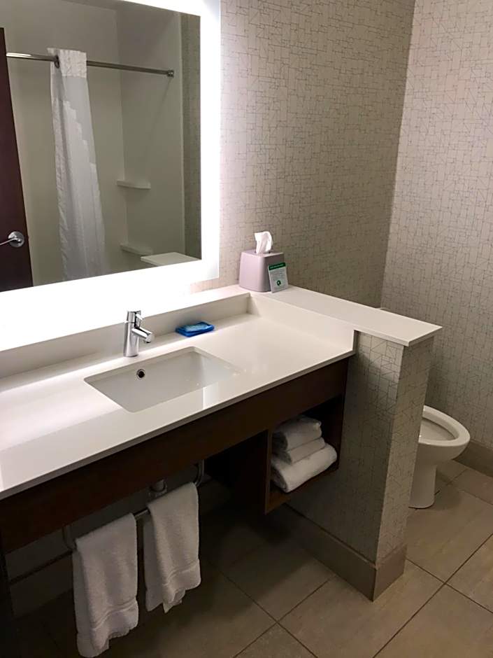 Holiday Inn Express & Suites Pittsburgh - Monroeville By IHG
