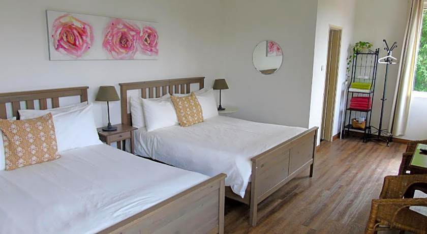 Rumah Putih B&B near KLIA