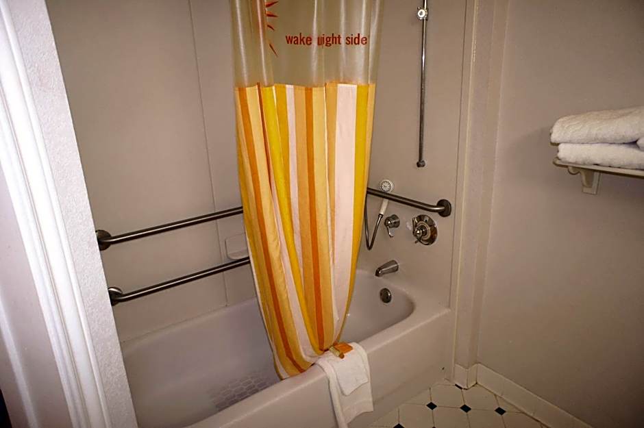 La Quinta Inn & Suites by Wyndham Winston-Salem