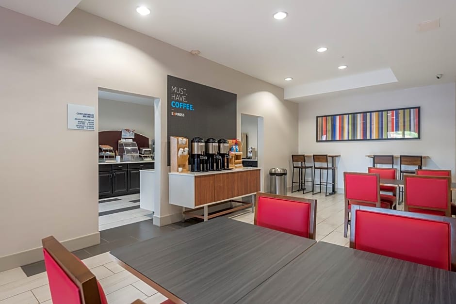 Holiday Inn Express Hotel & Suites Lagrange I-85, an IHG Hotel