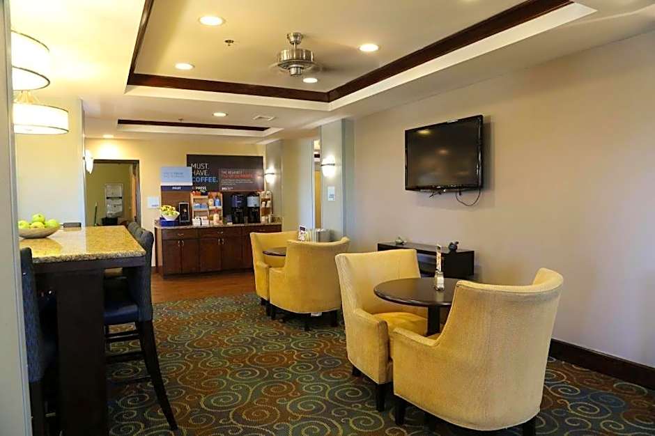 Holiday Inn Express Hotel & Suites Cleveland - Ms By IHG