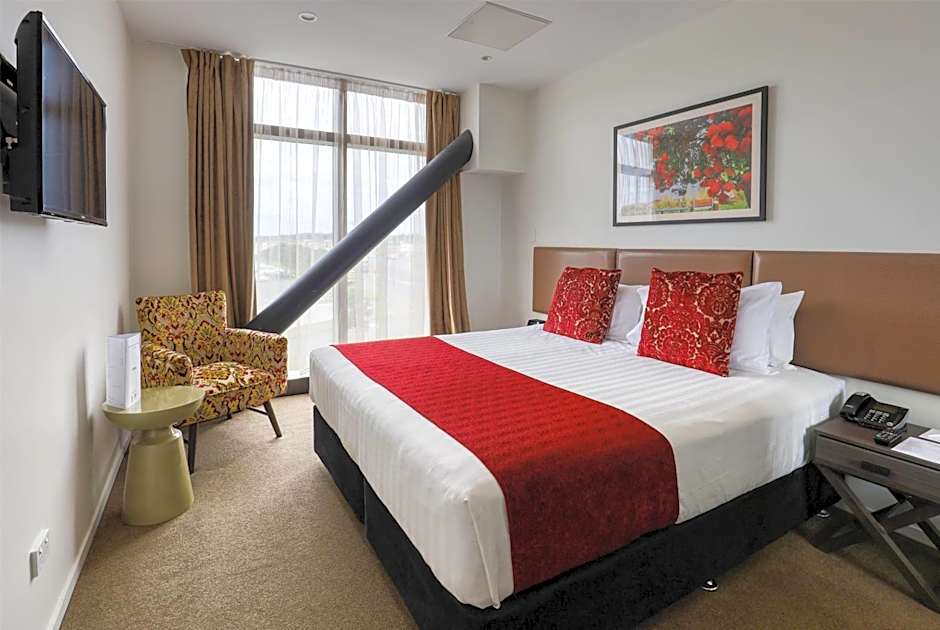 Photo 1 of 6 of Deluxe 1 King Bed