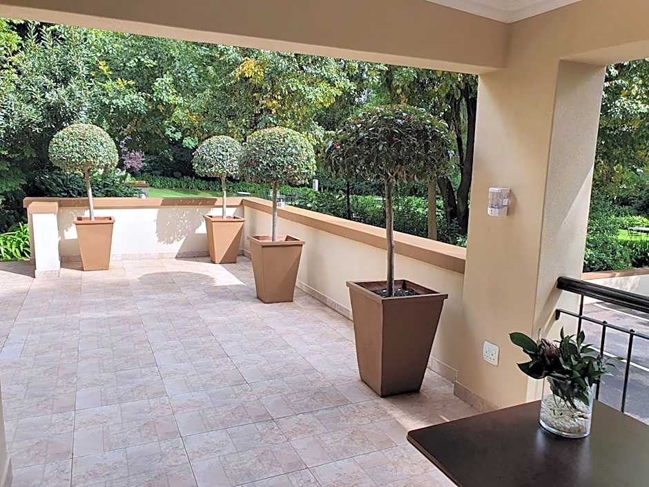 10 2nd Avenue Houghton Estate by Dream Resorts