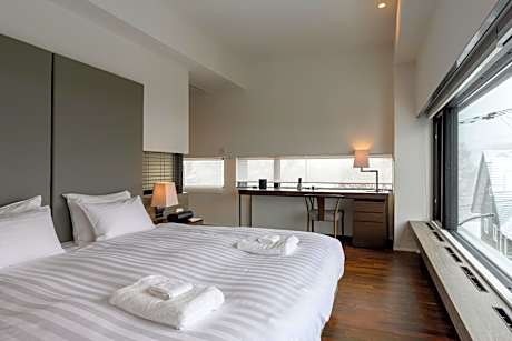 Two-Bedroom Deluxe Apartment with Balcony