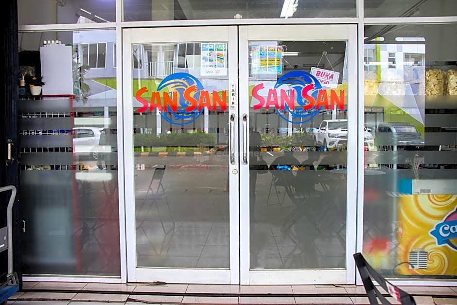 RedLiving Apartemen Gunung Putri Square - Abidin Room Tower Pinus