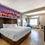Clarion Pointe Louisville East