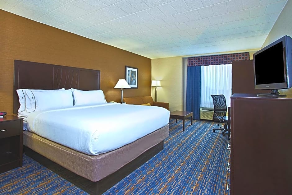 Holiday Inn Express and Suites Pittsburgh West Mifflin