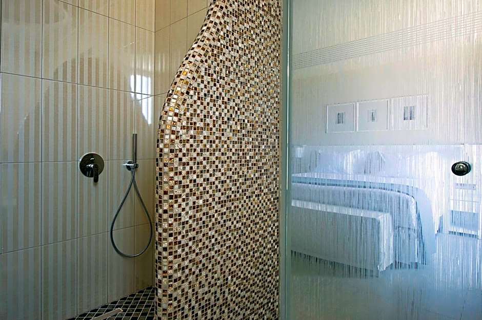 Acroterra Rosa Luxury Suites