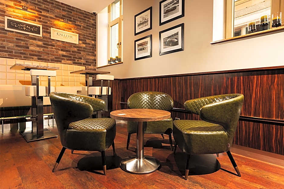 Avalon Hotel & Conferences