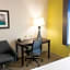 Holiday Inn Express Hotel & Suites Temple-Medical Center Area