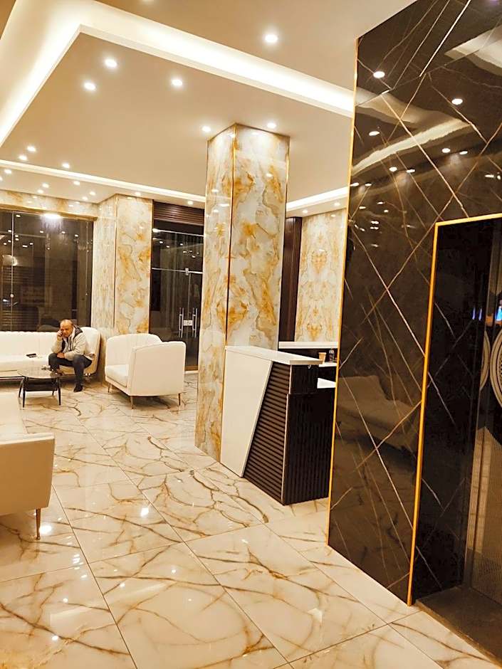 Golden Hotel
