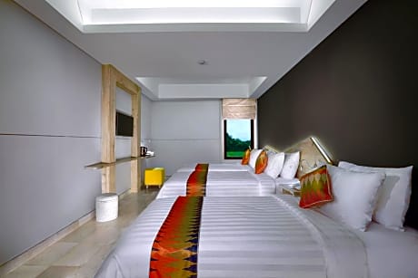 Family Room - Free Drop to Airport