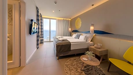 Superior Double Room with Balcony and Sea View