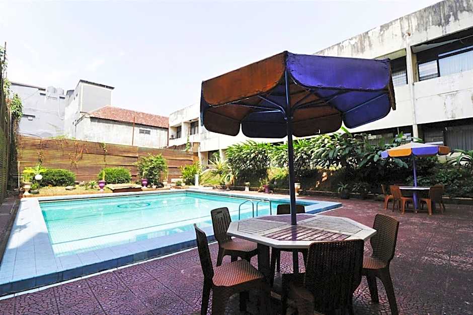 Istana Hotel Bandung Mitra RedDoorz