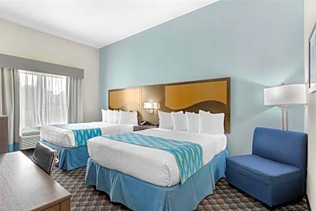 Queen Room with Two Queen Beds and Roll-In Shower - Disability Access
