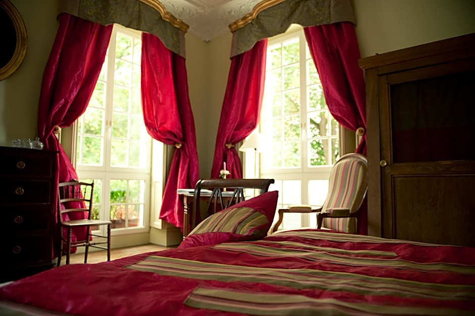 Le Chateau De La Vierge