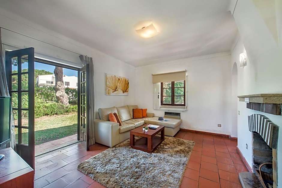 Perfect Retreat Overlooking Pinhal Golf Course, Private pool, Off-street parking