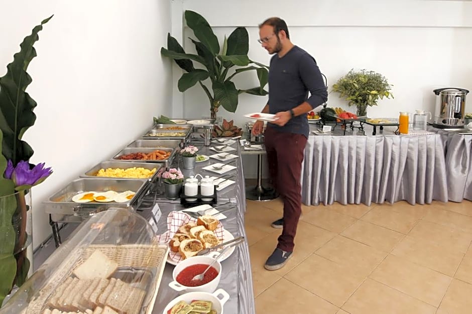 Ratchadamnoen Residence by ZUZU