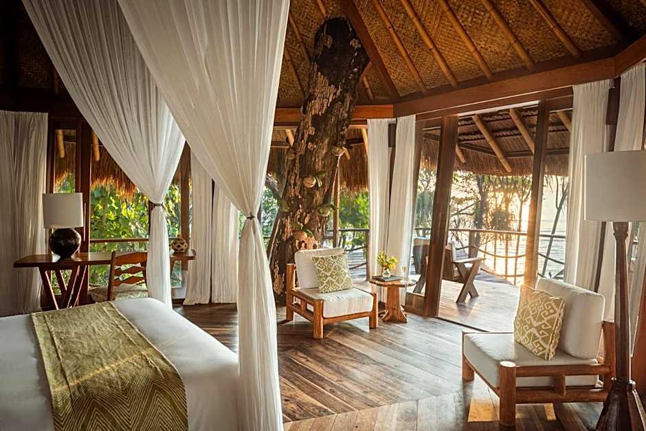Photo 1 of 9 of Treehouse