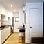 Studio Palms Steps from JeanTalon Market Full Bath by Den Stays