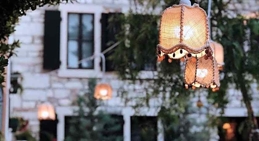 Urla Taş Konak Otel