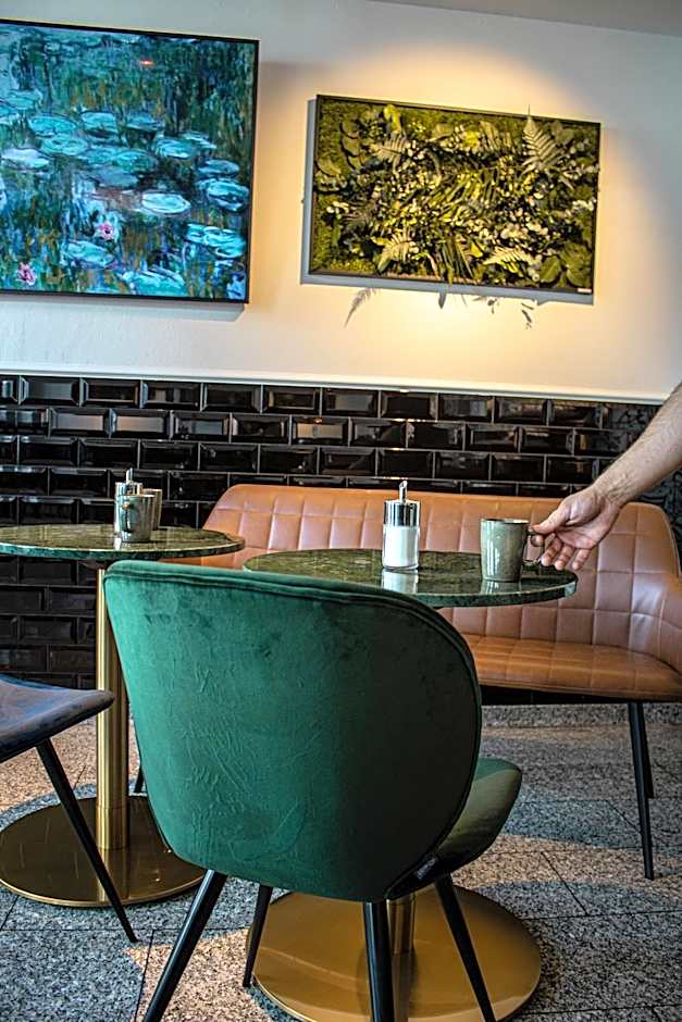 Nikii City Hotel