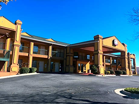 Peach State Inn & Suites
