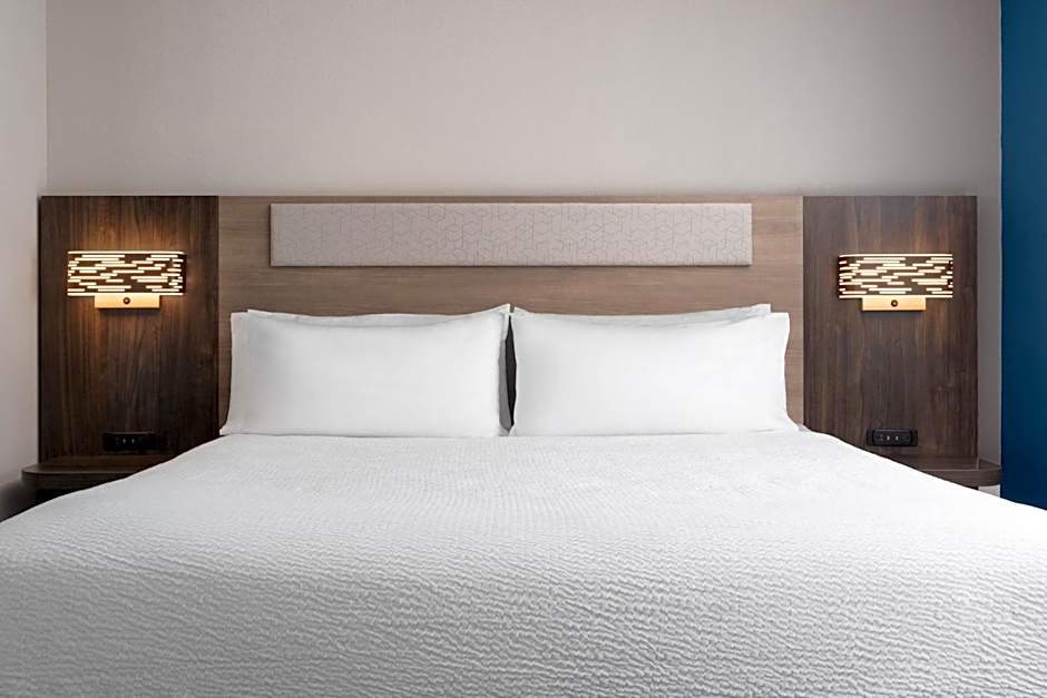 Holiday Inn Express Hotel & Suites Chaffee - Jacksonville West By IHG