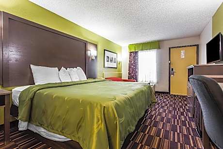 1 Queen Bed, Nonsmoking, Accessible