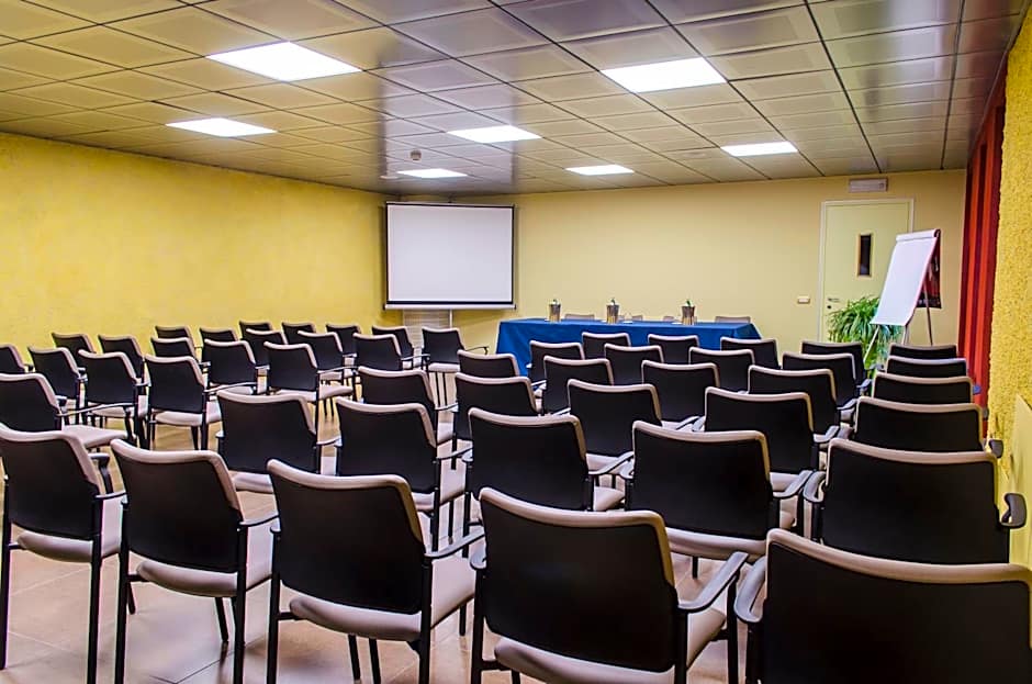 Elliot Osteria e dormire in collina