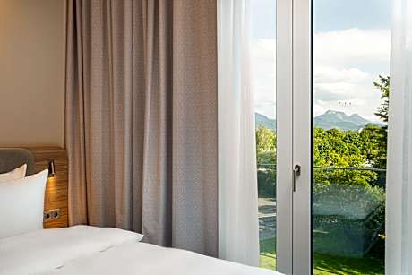 1 Queen Standard Sofa Bed Mountain View