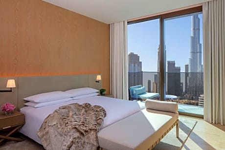 Premier One-Bedroom King Suite with Kitchen, Balcony and Burj Khalifa View