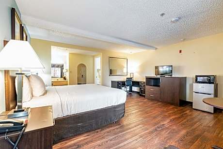 King Studio Suite - Non-Smoking