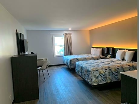 Queen Room with Two Queen Beds - Disability Access - Roll In Shower