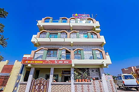 SPOT ON 77070 Jainsite Bhavan