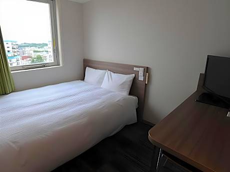 Compact Double Room Non-Smoking