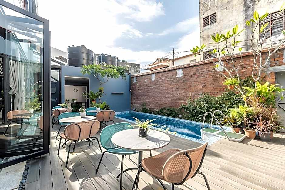 Tien Terrace Macalister