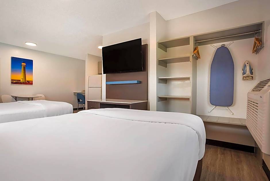 Suburban Studios Biloxi North Area