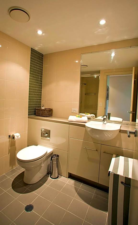 Beach Karma - Three-Bedroom Beachside Escape with Heated Communal Pool in Agnes Water