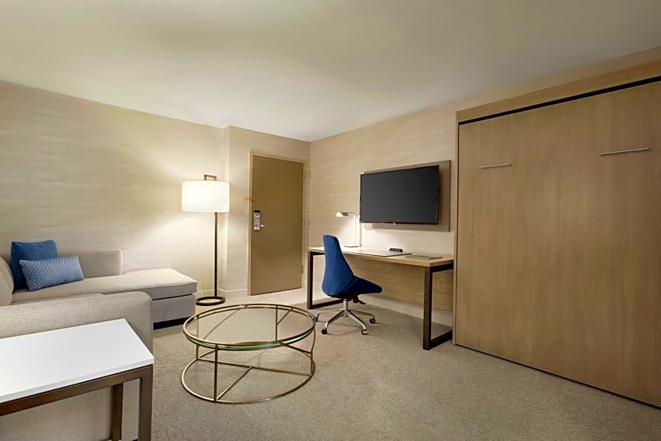 DoubleTree Suites by Hilton Hotel Boston - Cambridge