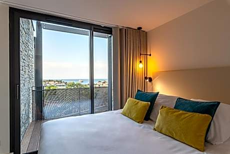 Deluxe Suite with Sea View