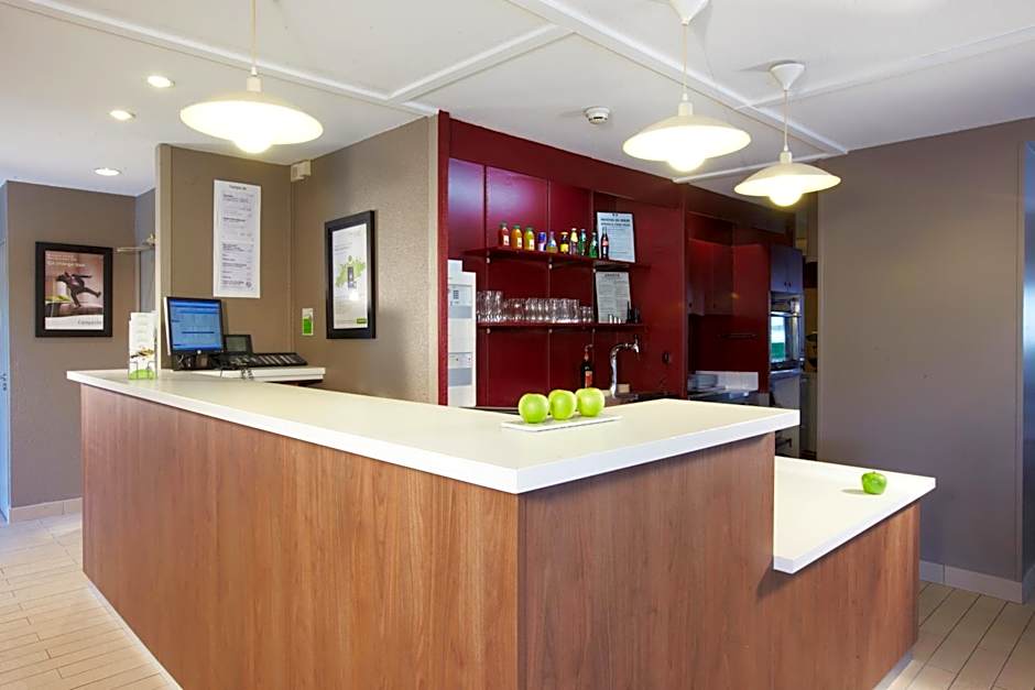 Campanile Dinan - Taden