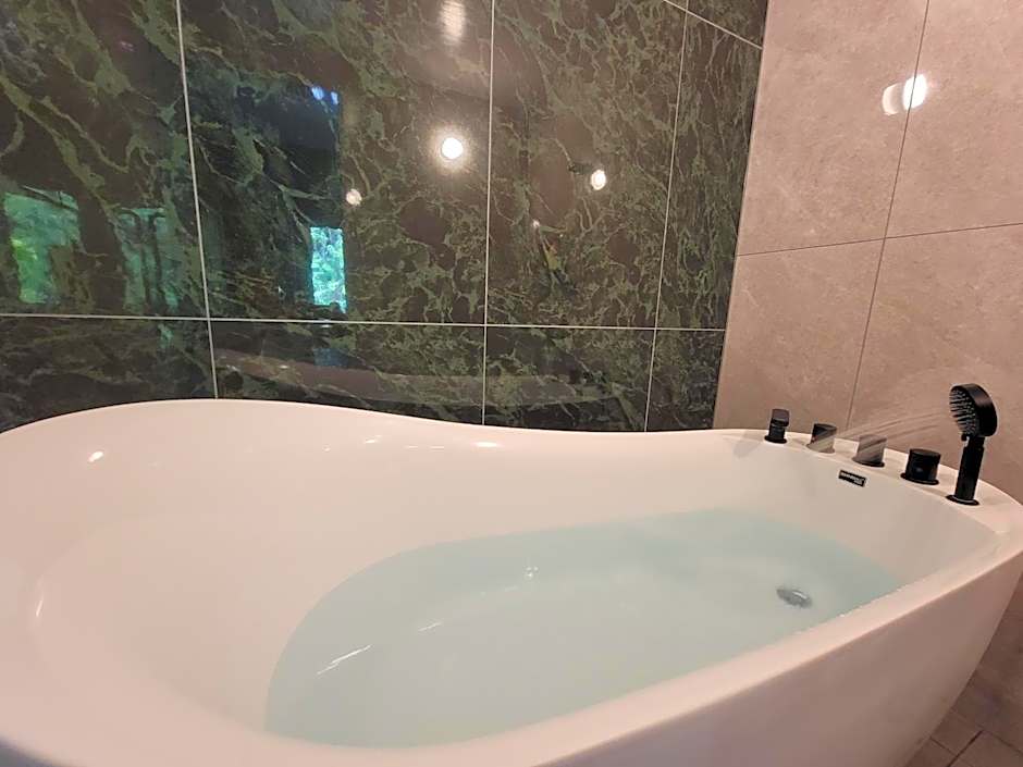 モニカ リゾート 貸切リゾートホテル by MFR