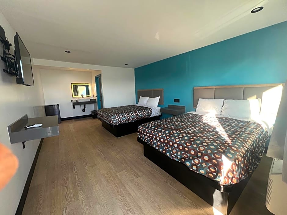 Palm Inn - Newly Renovated Rooms