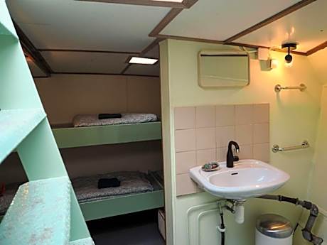 6-Bed Mixed Dormitory Room