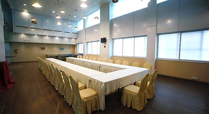 The Byke Suraj Plaza Veg Hotel, Thane