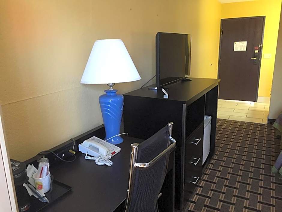 Super 8 by Wyndham Terre Haute