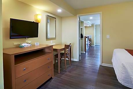 Two-Bedroom Suite