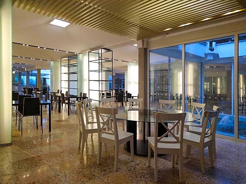 Hotel Cupidon Saturn