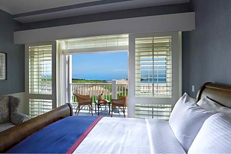 Large Balcony With Chaise Lounges